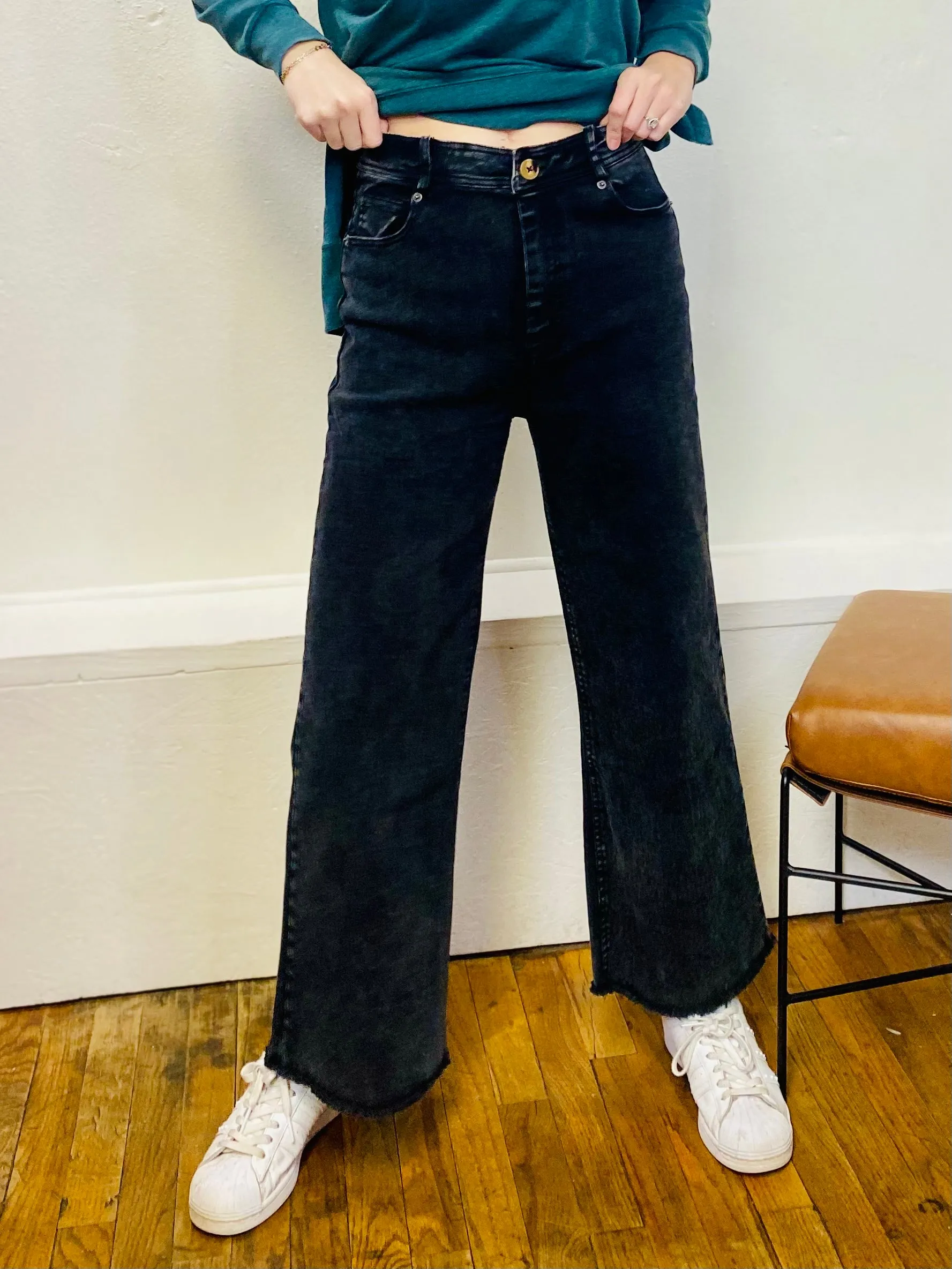Callum High Waisted Crop Frayed Jeans