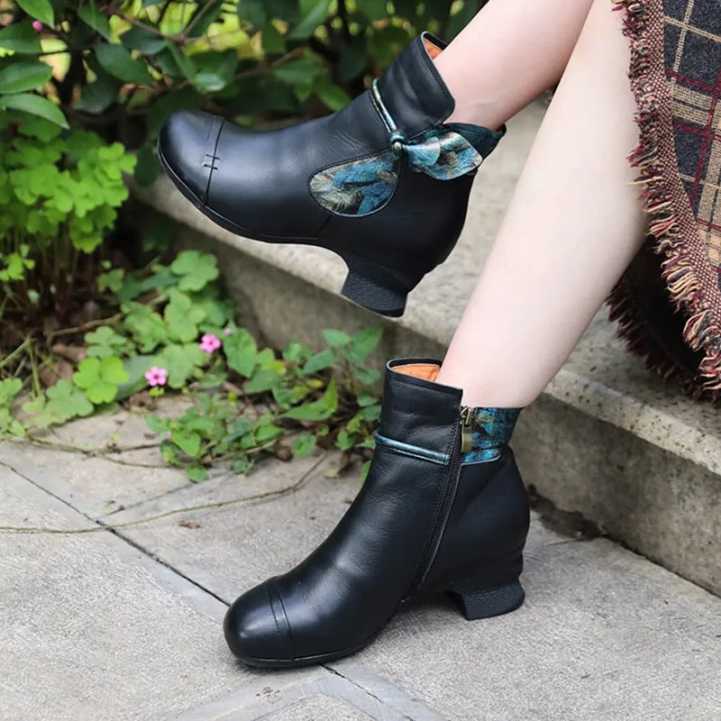 Handmade Leather Chelsea Boots For Women Soft Ankle Boots Retro Round Toe Black/White