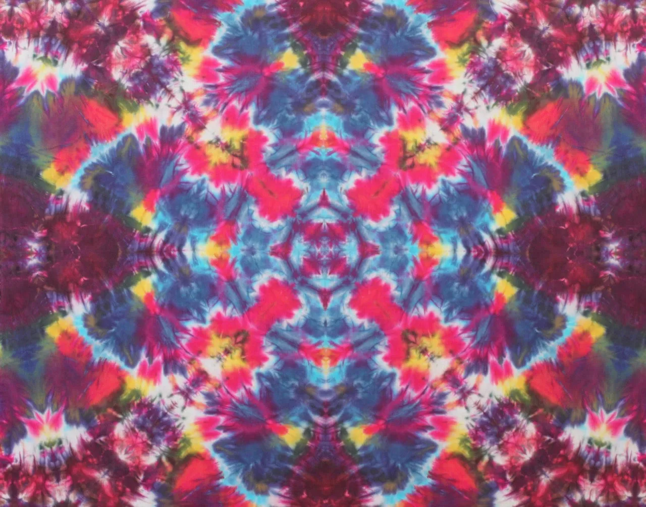 "happy Pyramid'  28"X22"  #0833